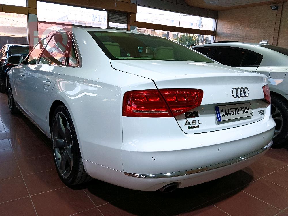 اودي A8